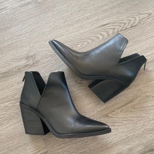 Vince Camaro Black Bootie Size 8.5
